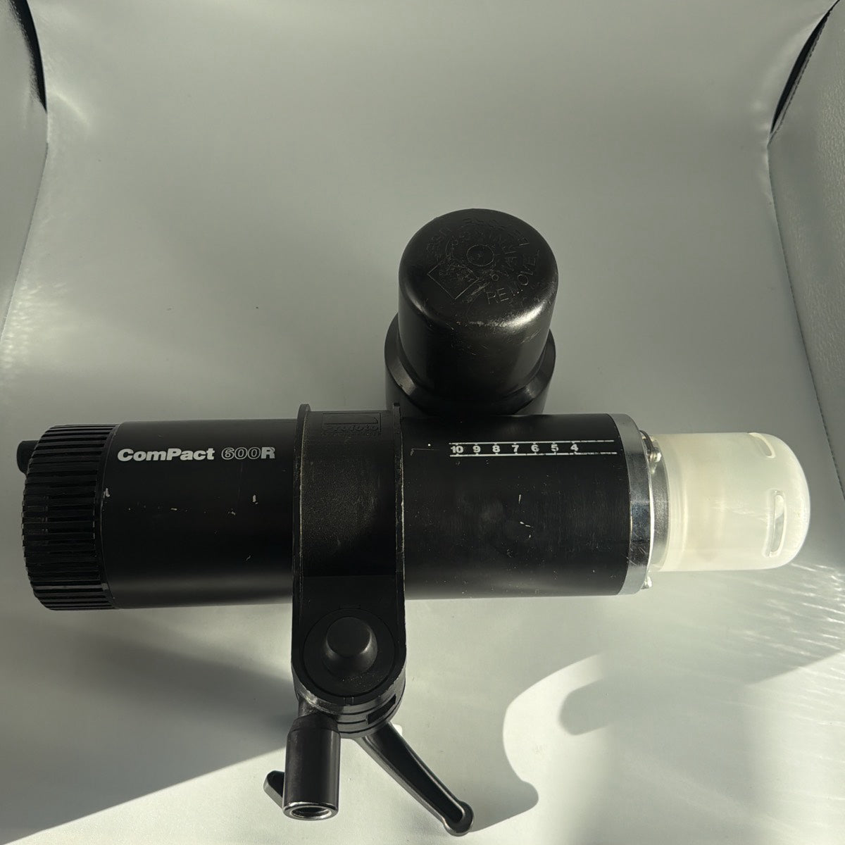 Used Profoto 2 Compact 600R with case