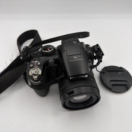 Used Fujifilm FinePix S (28x, 14MP bridge camera)
