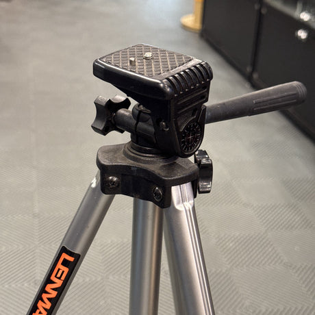 Used Lenmar Standard Tripod