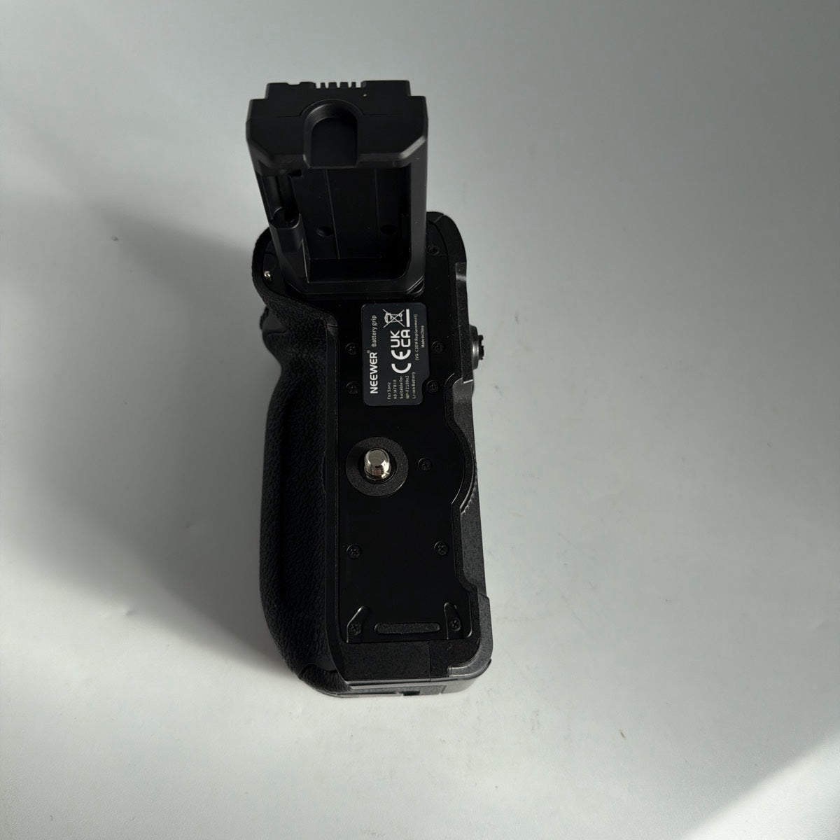 Used Neewer Battery Grip for Sony A9/A7RIII