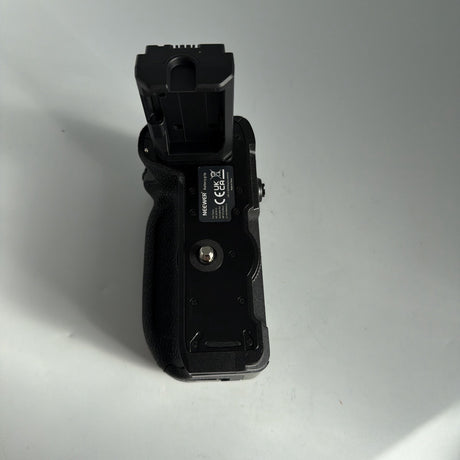 Used Neewer Battery Grip for Sony A9/A7RIII