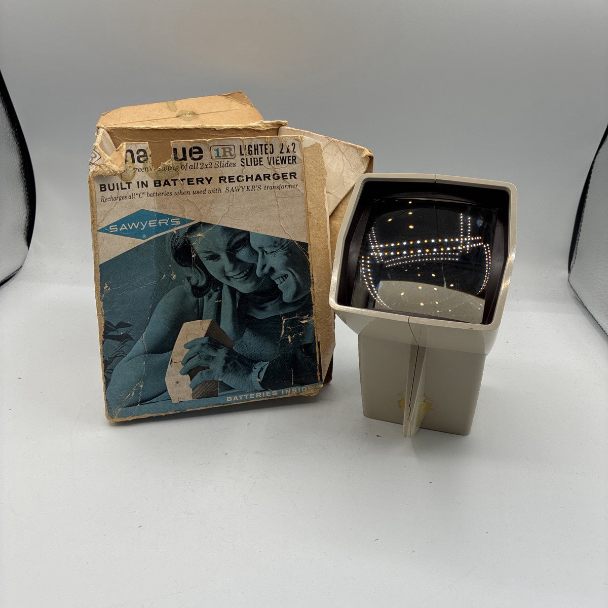 Used Sawyers Pana-Vue 1R Lighted 2x2 Slide Viewer