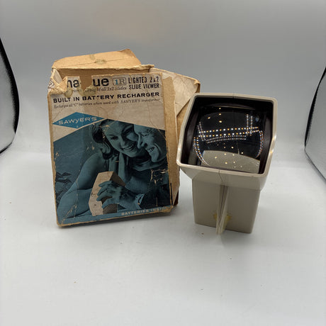 Used Sawyers Pana-Vue 1R Lighted 2x2 Slide Viewer