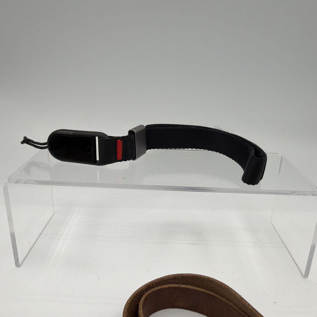 Used Peak design and Clever Camera straps kit