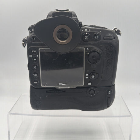 Used Nikon D800 with grip Camera