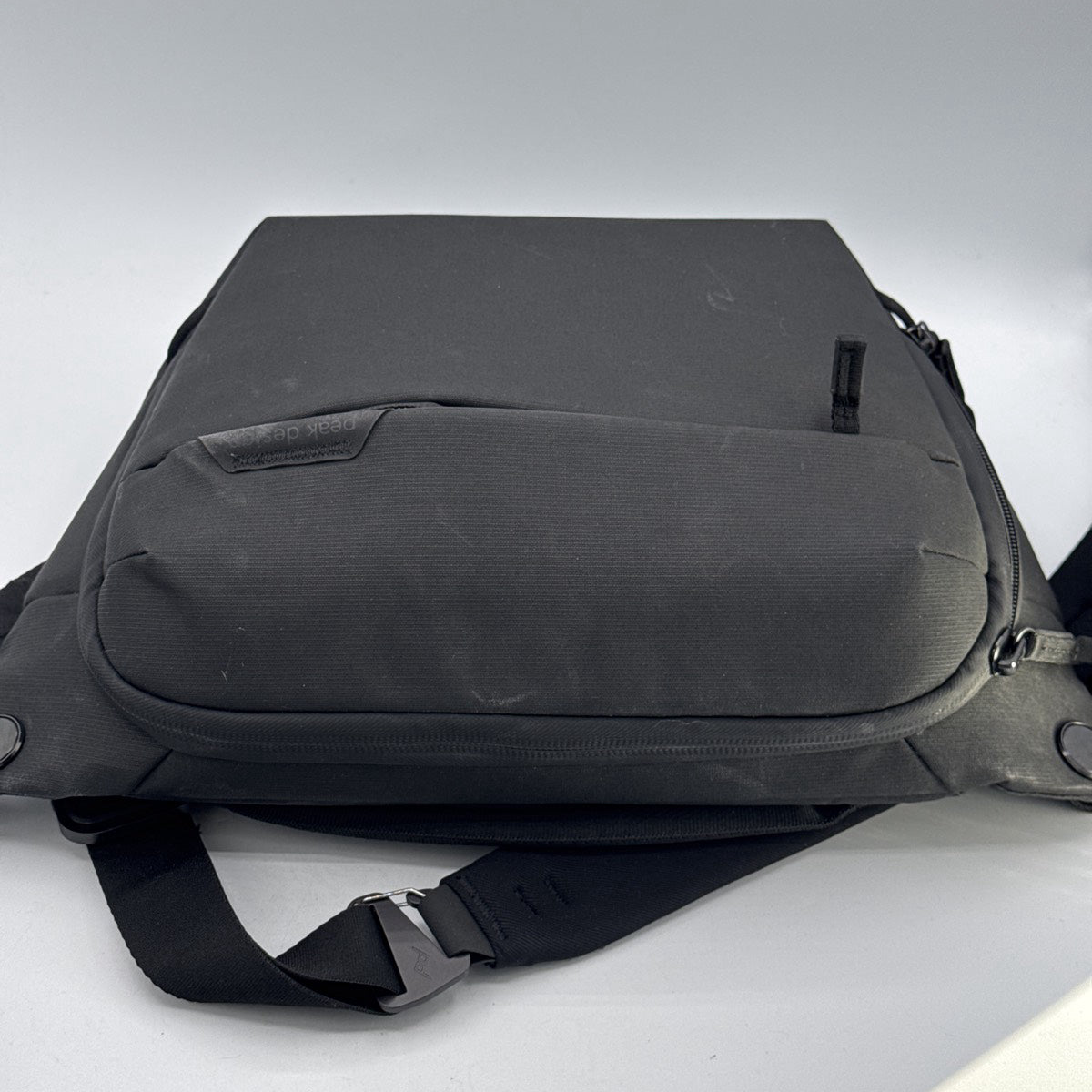 Used Peak Design Everyday Sling 6L