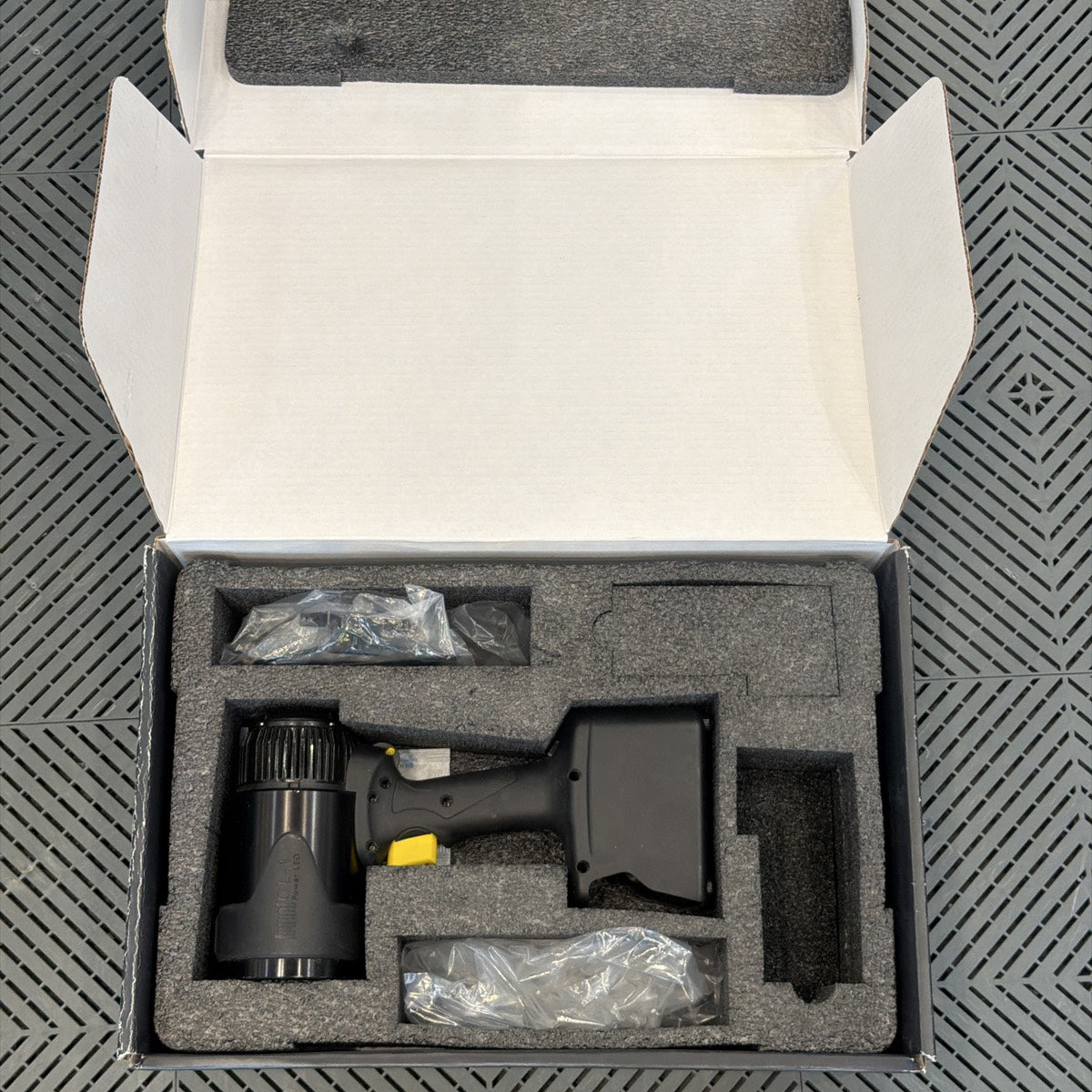 Used Lowel GL-1 Power LED