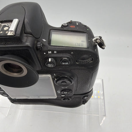 Used Nikon D800 with grip Camera