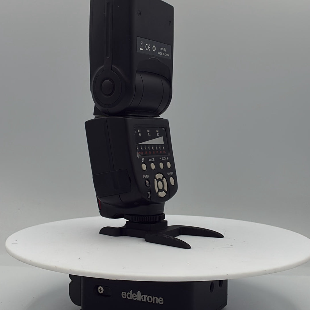 Used Yongnuo Speedlite YN560