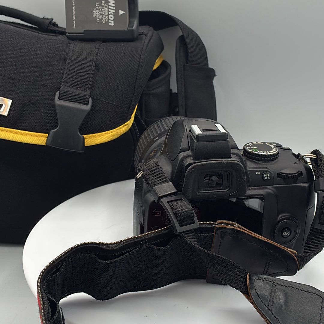 Used Nikon D3000 with 18-55mm F3.5-5.6 Camera