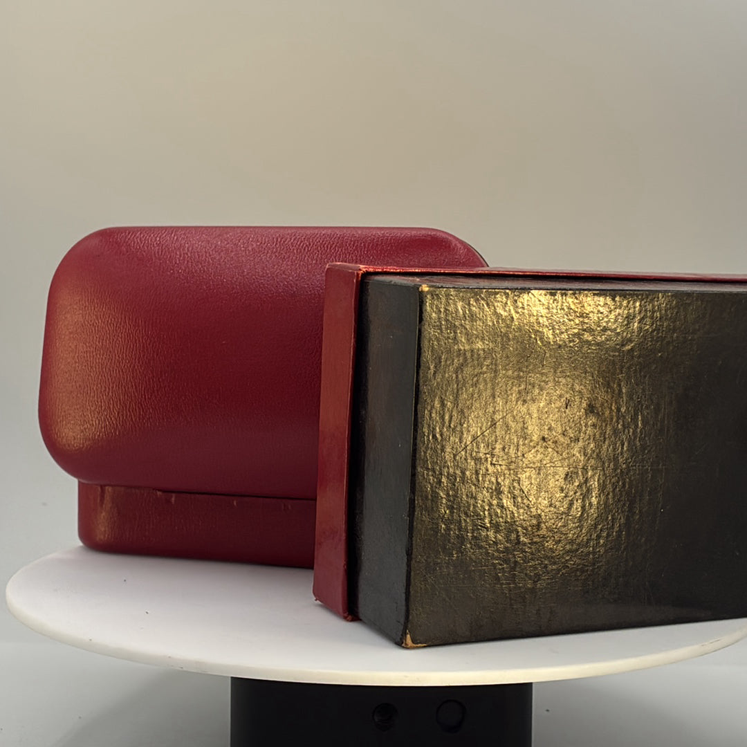 Used Elgeet lens case (empty presentation case, no lens)