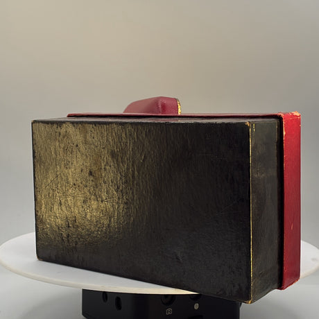Used Elgeet lens case (empty presentation case, no lens)