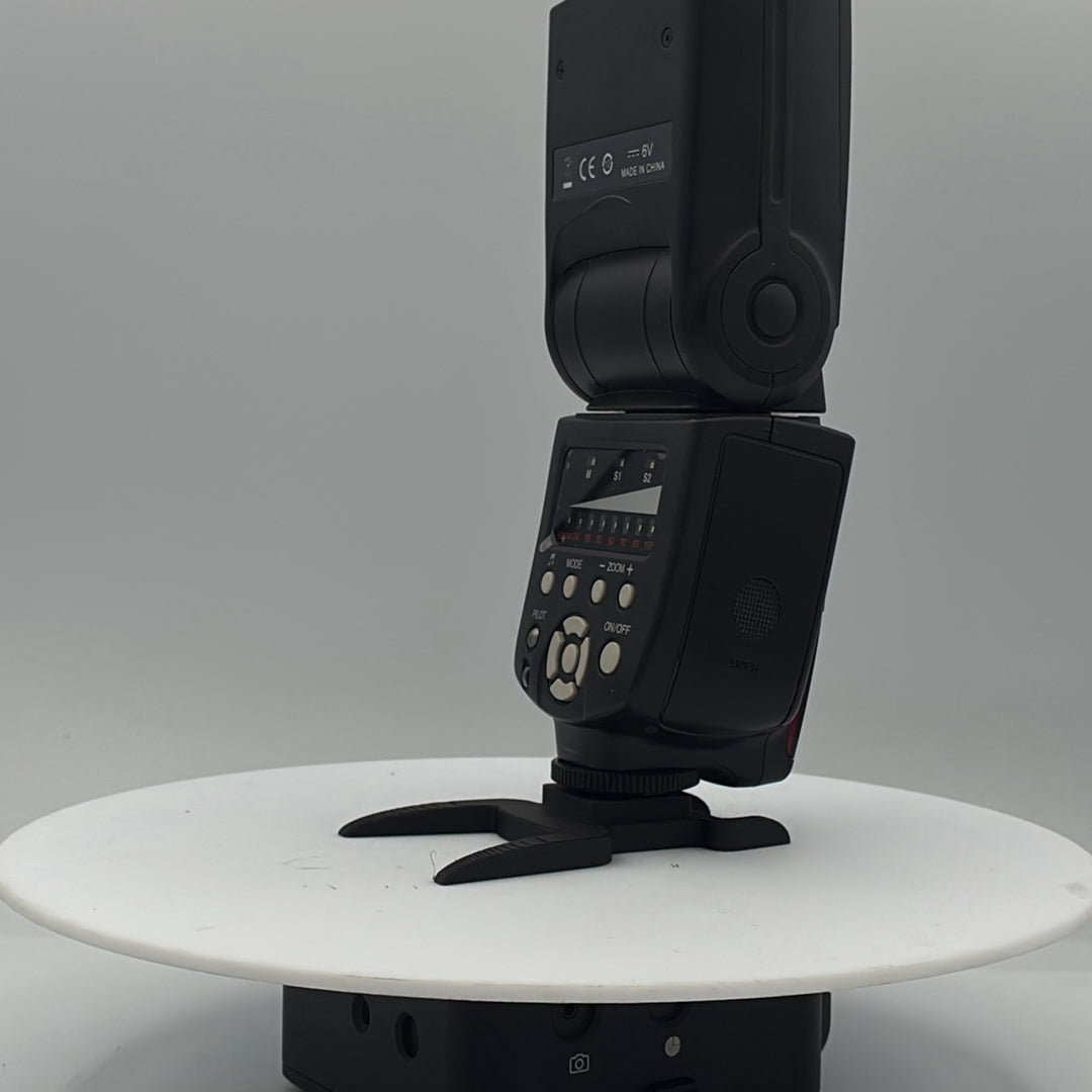 Used Yongnuo Speedlite YN560