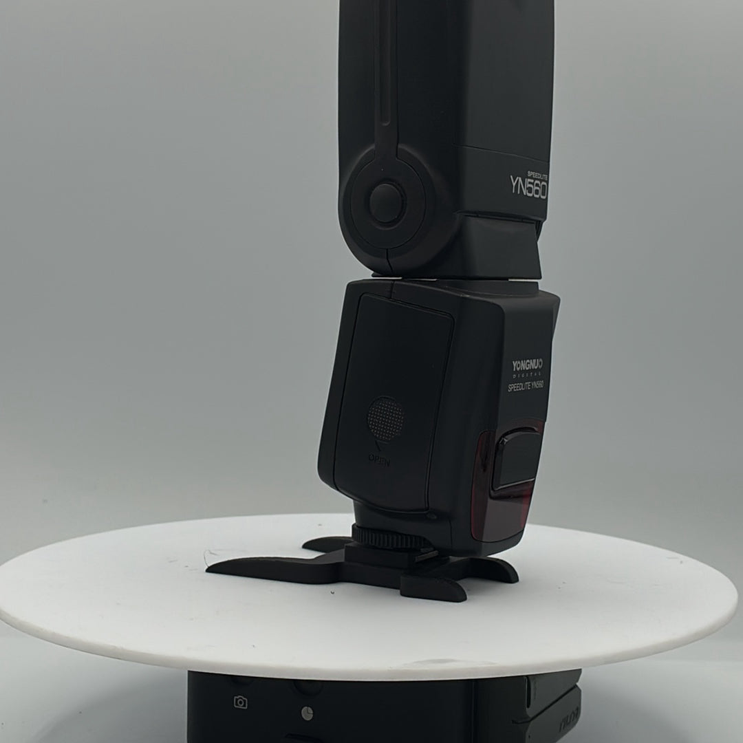 Used Yongnuo Speedlite YN560